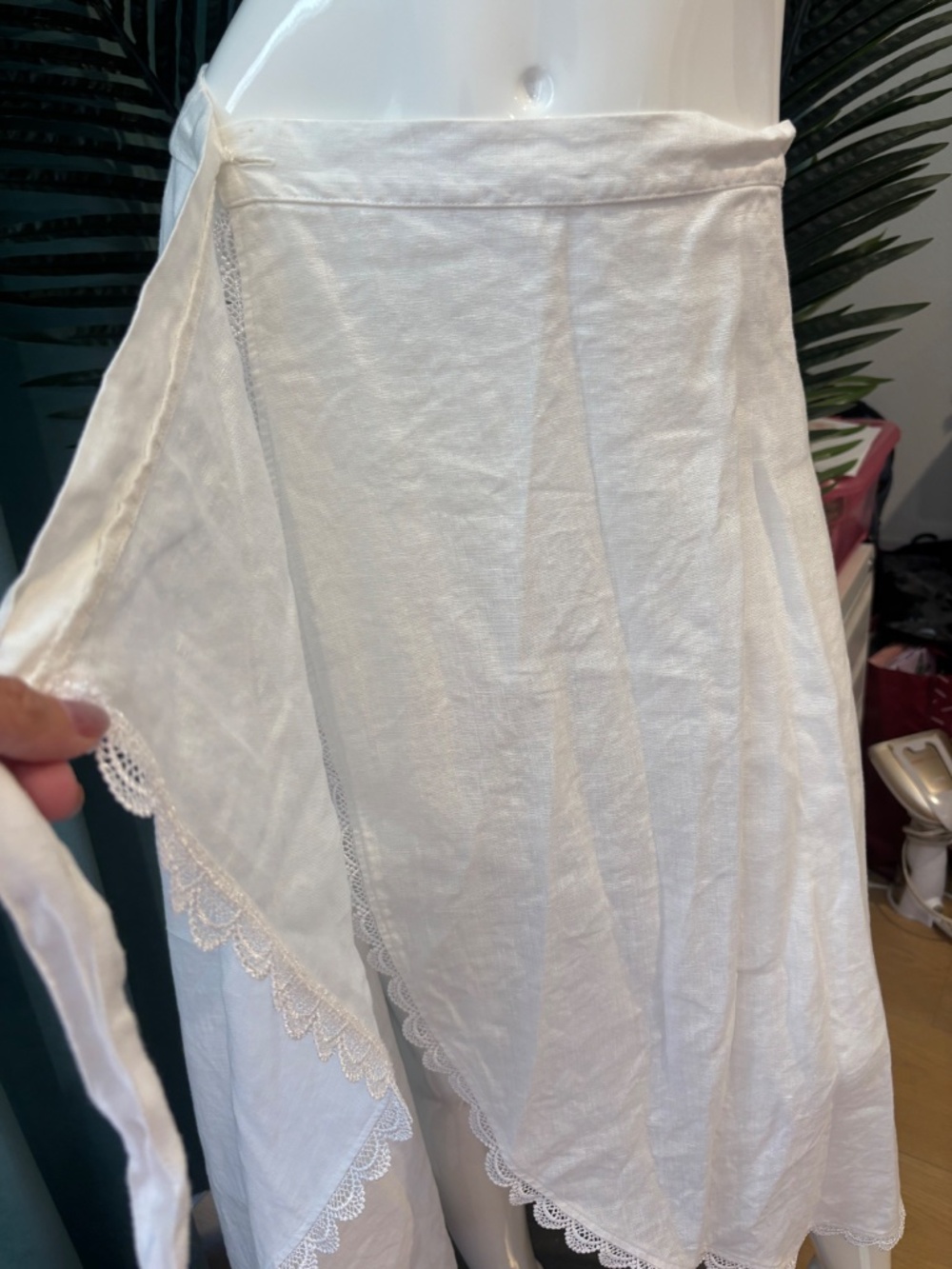 Vintage Saks Fifth Avenue Linen Skirt with Lace Trim - Picture 7 of 7